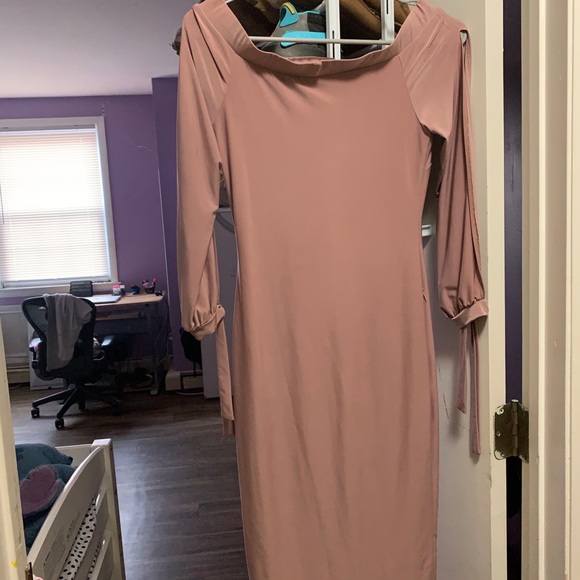 FASHION NOVA BODYCON DRESS - Picture 2 of 4